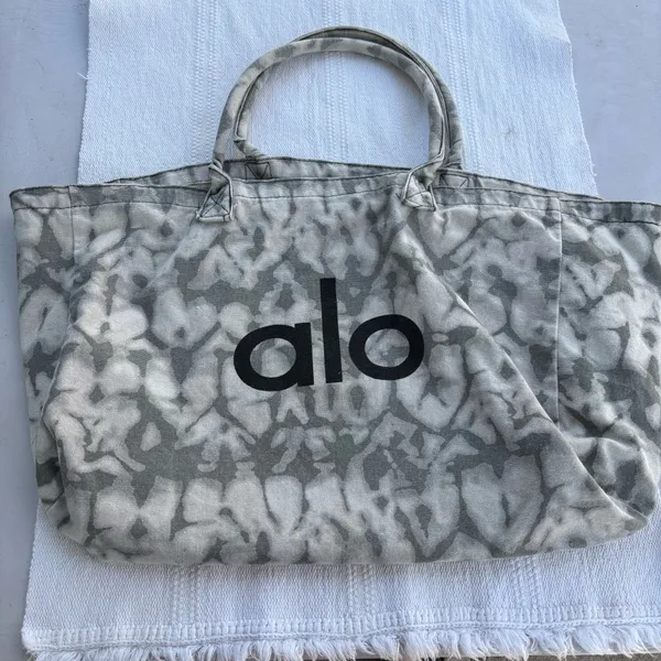 Alo Yoga Tie-Dye Shopper Tote - Image 5