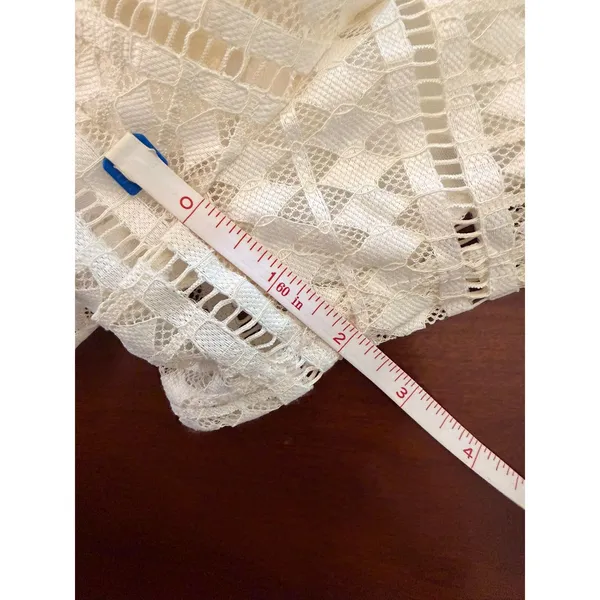Sage White Lace Shorts Made in USA Elastic Waist Lined Openwork Size Small - Image 6