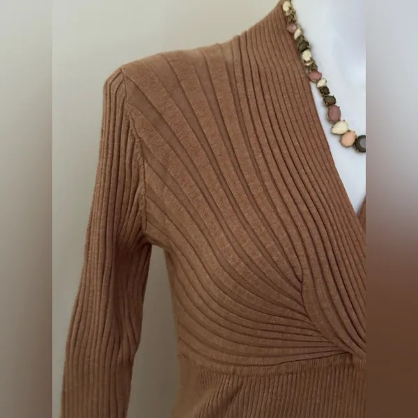 INC Warm Toffee V-Neck Crossover Ribbing & Subtle Pull Over Sweater Sz M - Image 6
