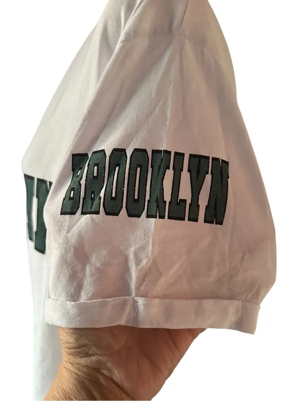 On Fire White Cropped Green 'BROOKLYN' Graphic Print Tee Shirt Xl - Image 4