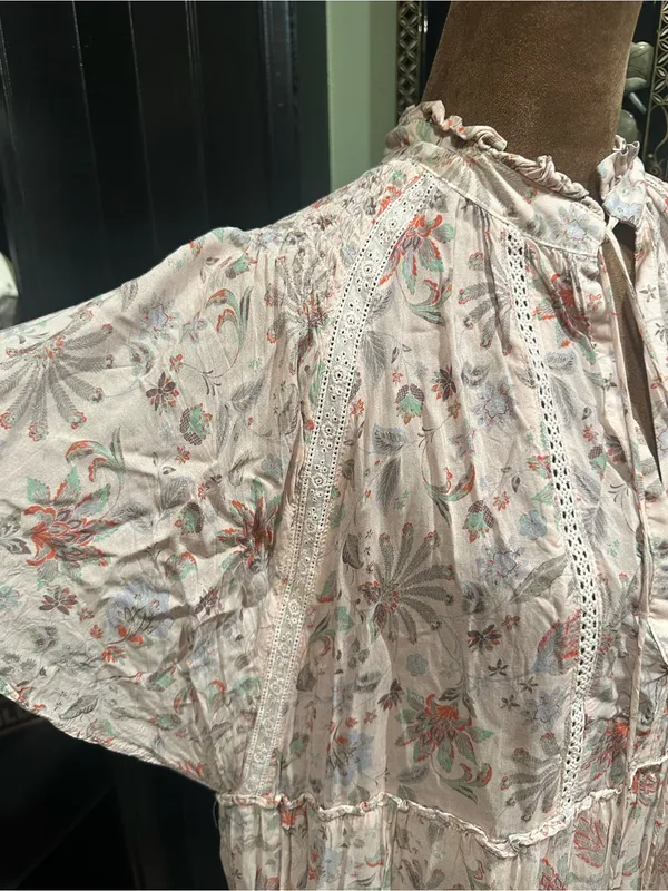 Karlie Light Pink Tiered Floral Mini Dress – Size Large - Image 4