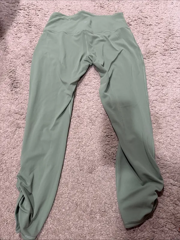 lululemon Women's Align Ruched Petal-Hem 25" Leggings size 12 NWOT - Image 4