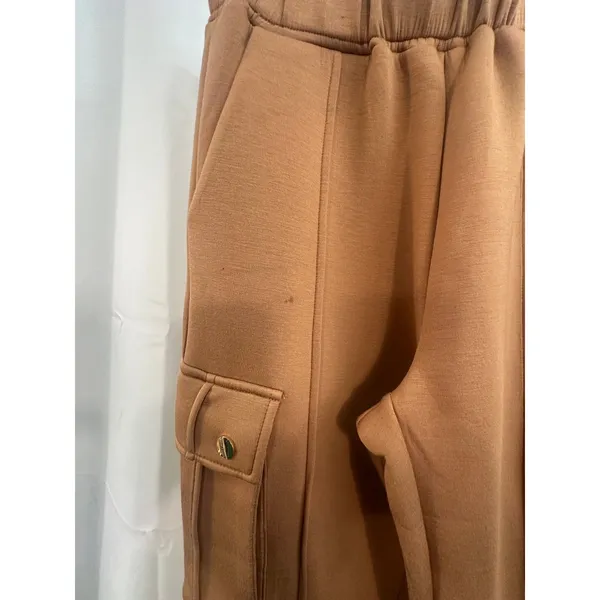094. Akira sweats - Image 2