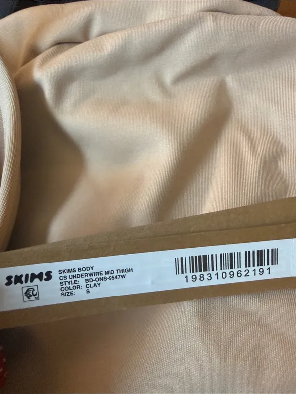 SKIMS BODY ZONED UNDERWIRE MID THIGH BODYSUIT BD-ONS-9547W Clay small (G16) - Image 4