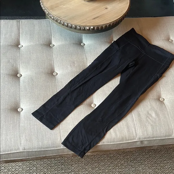Lululemon Black Lightweight Workout Leggings Size 2 - Image 2