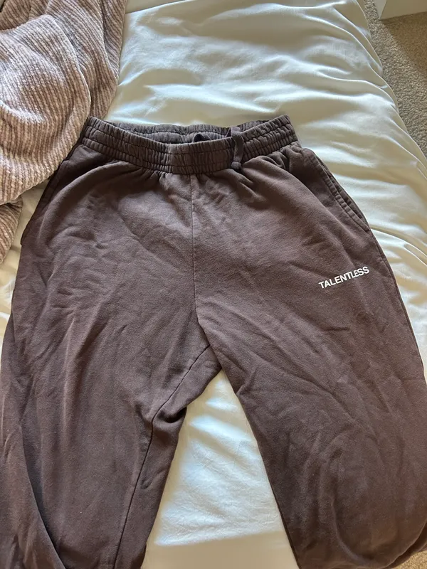 Talentless Sweat Set - Image 5