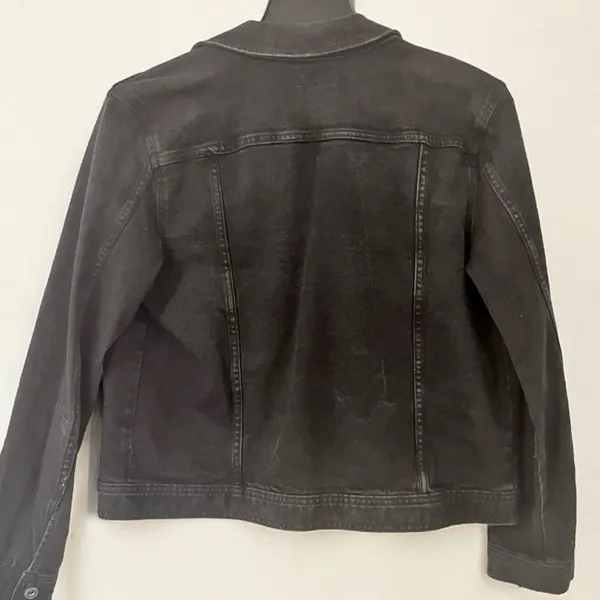 ARIZONA Women’s Black Distressed Button-up Denim Jean Jacket - Image 2