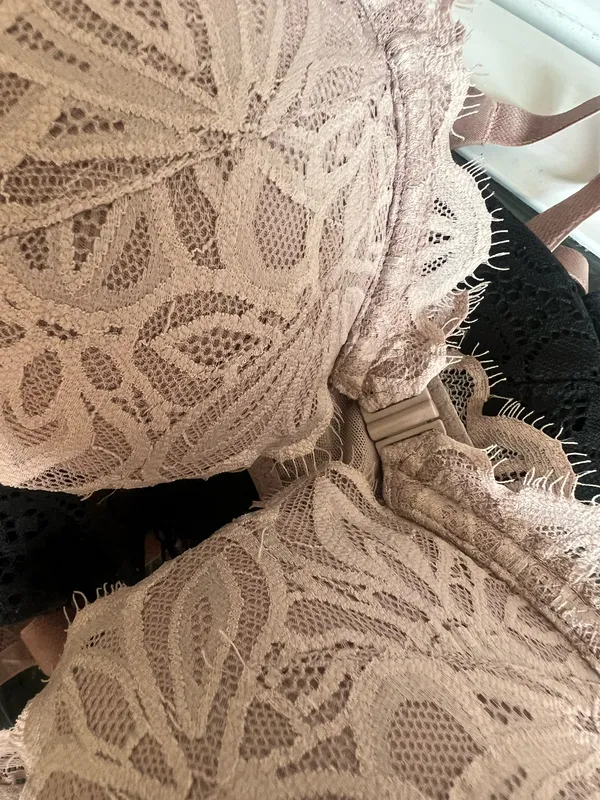 PINK Victoria's Secret Nude Lace Bra - Image 3