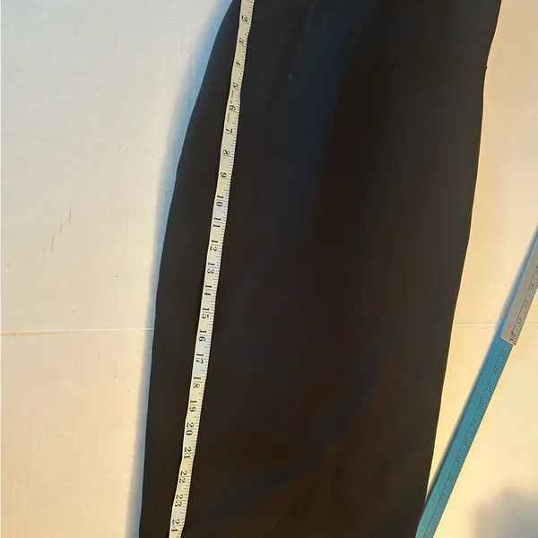 Lulu's Black Deep V Bodycon Sleeveless Sheath Midi Dress size Large fitted - Image 9