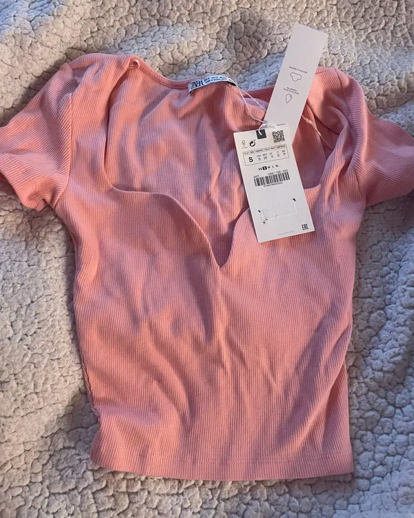 Sweetheart Neckline T-shirt - Image 3