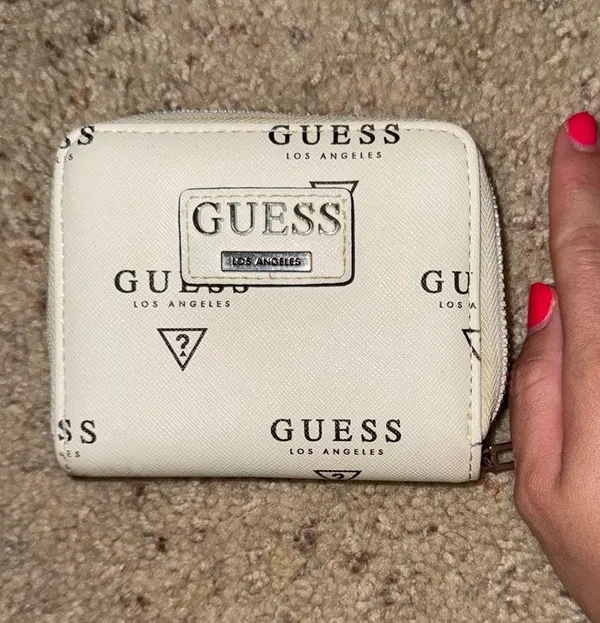 Guess Wallet - Image 2