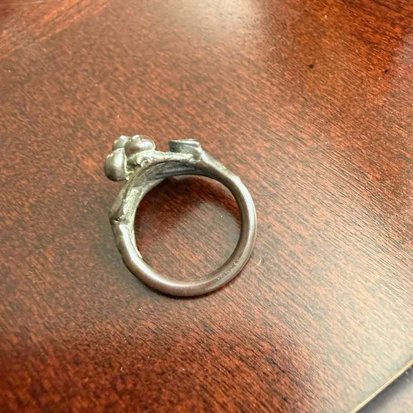 Vintage Ring Size 4.5 - Image 2