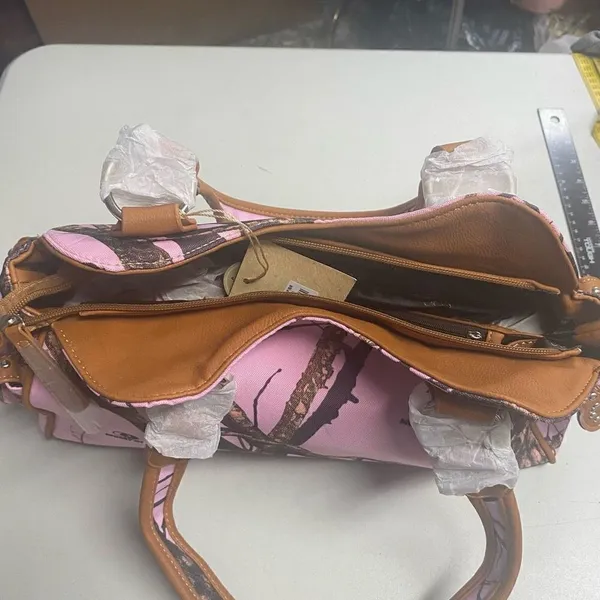 MOSSY OAK Women’s Concealed Carry Cross Stud Handbag Pink Brown 15X5X8.5‎ NEW - Image 7