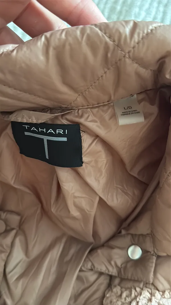 Fuzzy button up jacket Tahari - Image 4