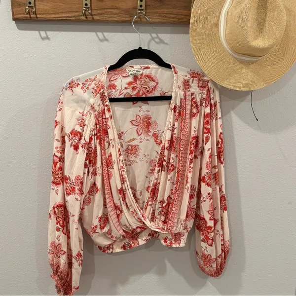 Sky and Sand pink‎ and cream blouse size Medium - Image 4