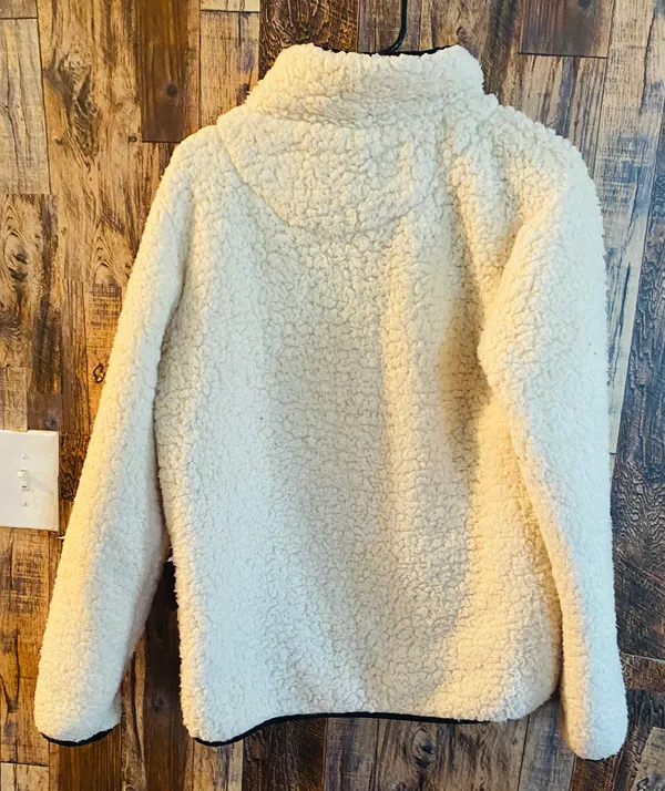 Thread & Supply Women's sherpa pullover sweater white size small - Image 3