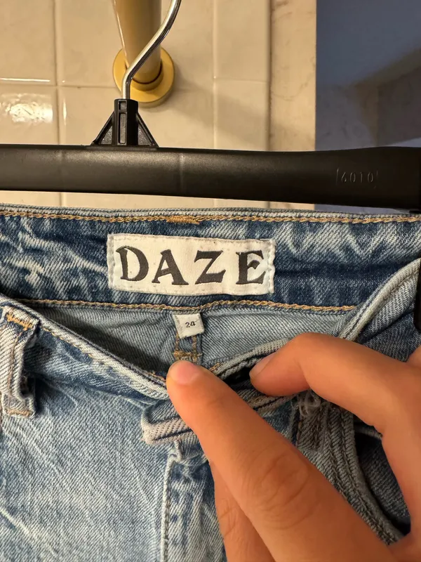 Daze Denim Sundaze Boyfriend Straight Leg Jeans - Image 4