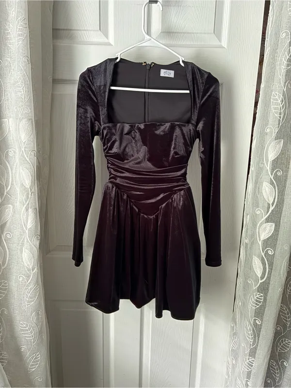 Oh Polly Black flattering Tera Velvet Square Neck Mini Dress corset bodice sz 2 - Image 4