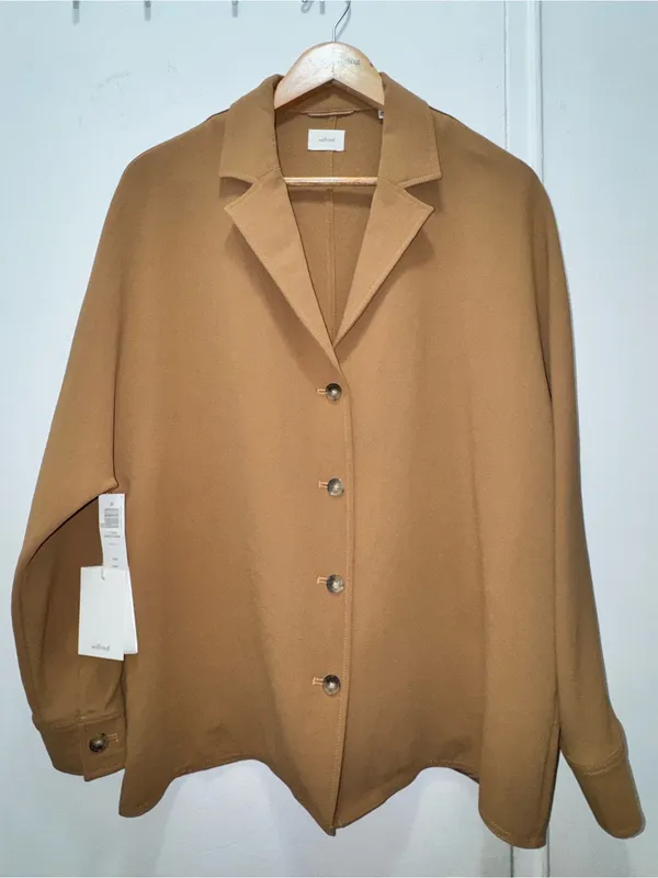 NWT $118 Aritzia Wilfred Camel Button-Front oversized Freeform Shirt medium - Image 2