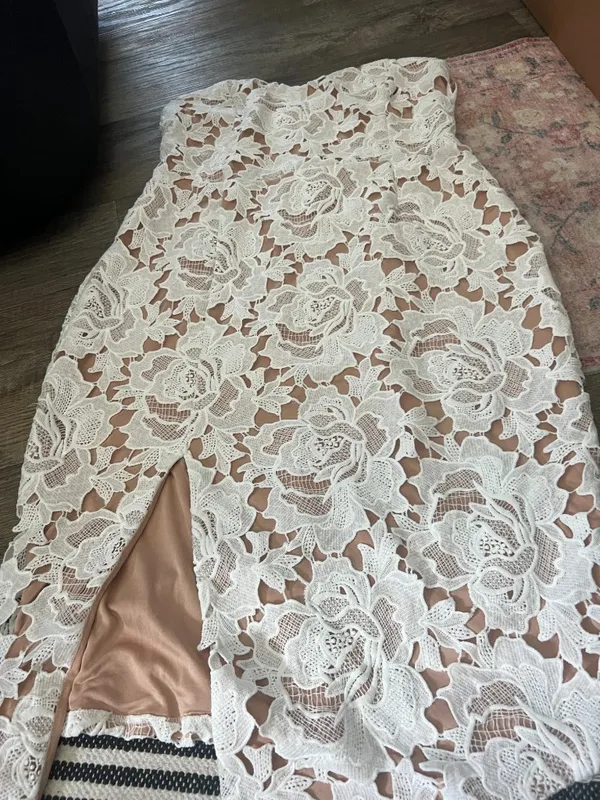 Showpo White Lace dress size 16 - Image 5
