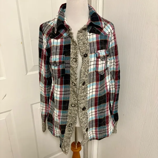 BKE Plaid Flannel Sweater Trim K3 - Image 2