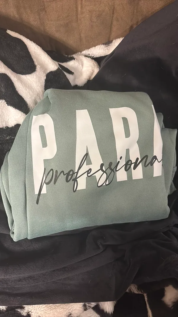 Amazon Women’s Para Crewneck - Image 3