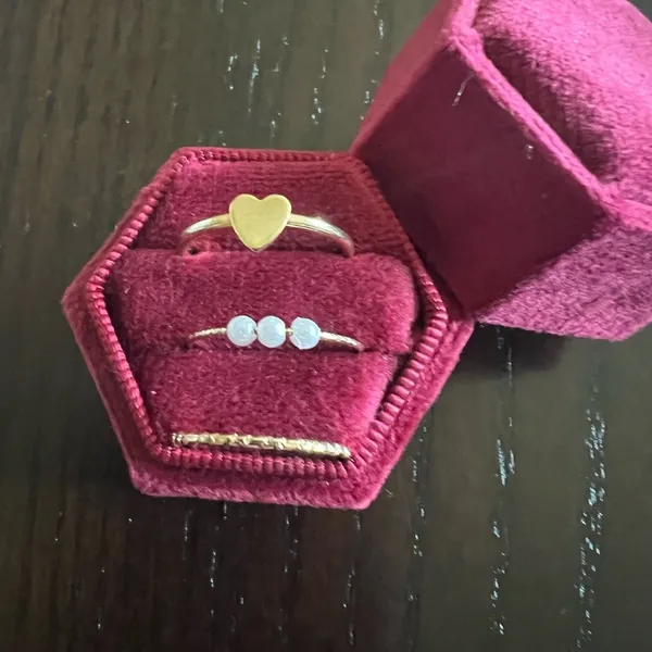 Gold Heart and Pearl Trio Ring Set Size 7 - Image 2