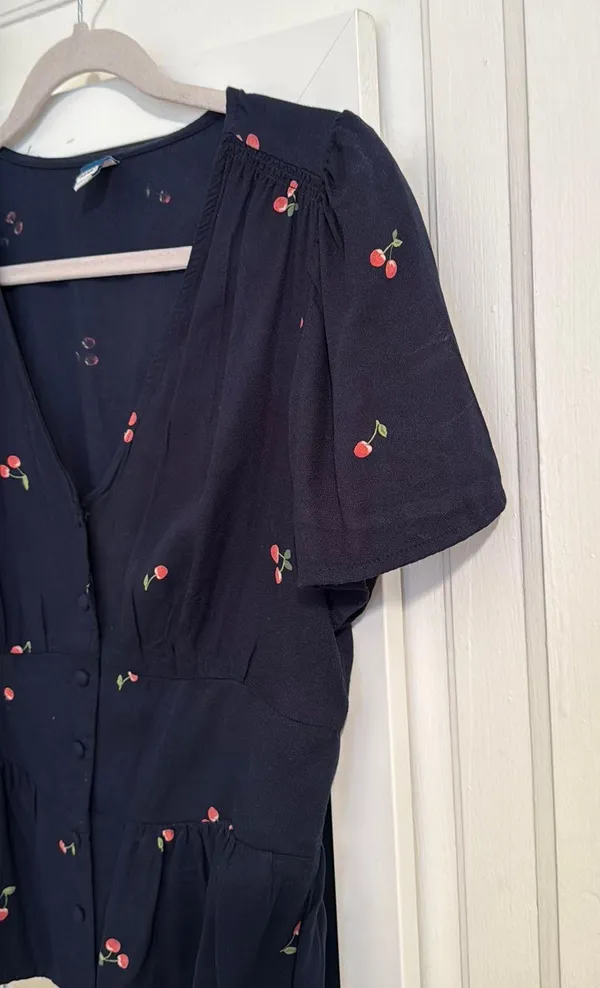 Old Navy Top - Image 4