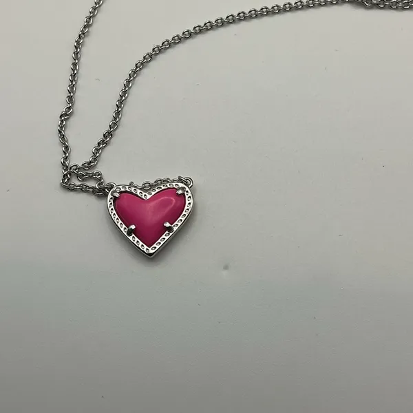 Kendra Scott Pink Heart Necklace NWT Silver Tone Adjustable Chain - Image 3
