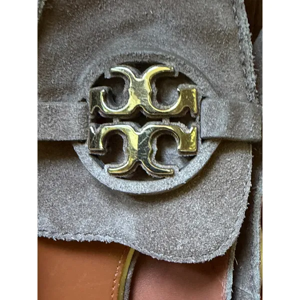 Tory Burch Suede Loafers Taupe Gold Logo Driving Moc Flats Size 8 - Image 7