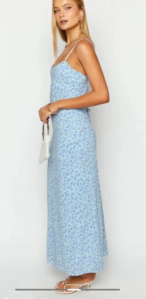 Beginning Boutique Renesmee Blue Floral Print Maxi Dress - Image 2