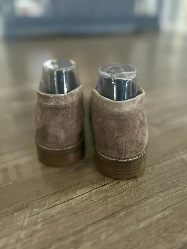 Clarks Collection Ultimate Comfort Taupe Suede Slip On Loafers Women Size 9.5 - Image 3