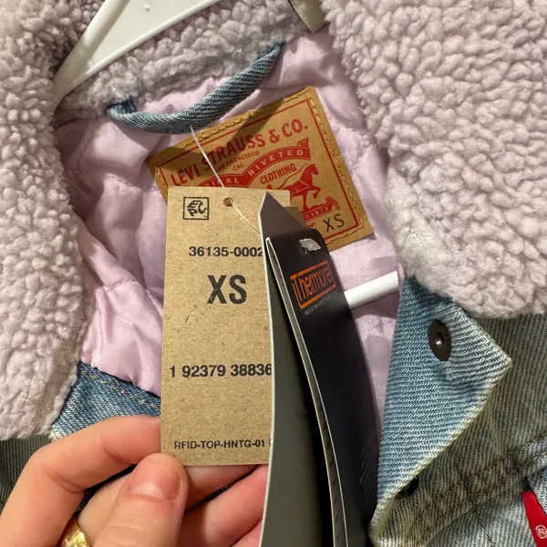 NEW Levis Ex-Boyfriend Trucker Jacket Size XS‎ Blue Lavender Sherpa Denim 36135 - Image 8