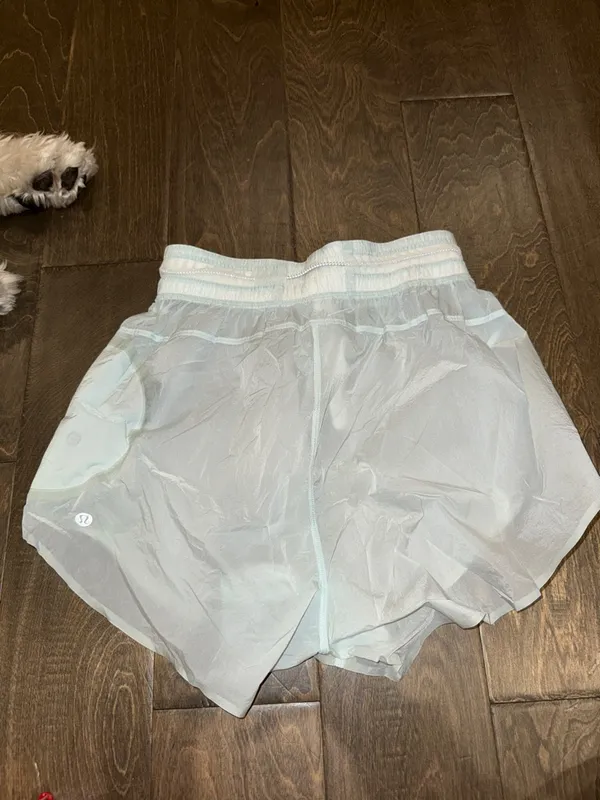 NWOT Lululemon Step Out High Rise Short 3” size 4‎ - Image 3