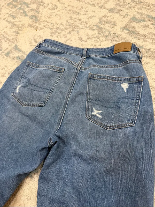 American Eagle Mom Jeans Size 6 Long Blue Distressed High Rise - Image 4