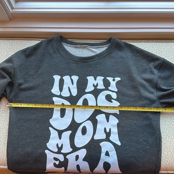 NWOT Dog Mom Sweatshirt Gray Size M - Image 6