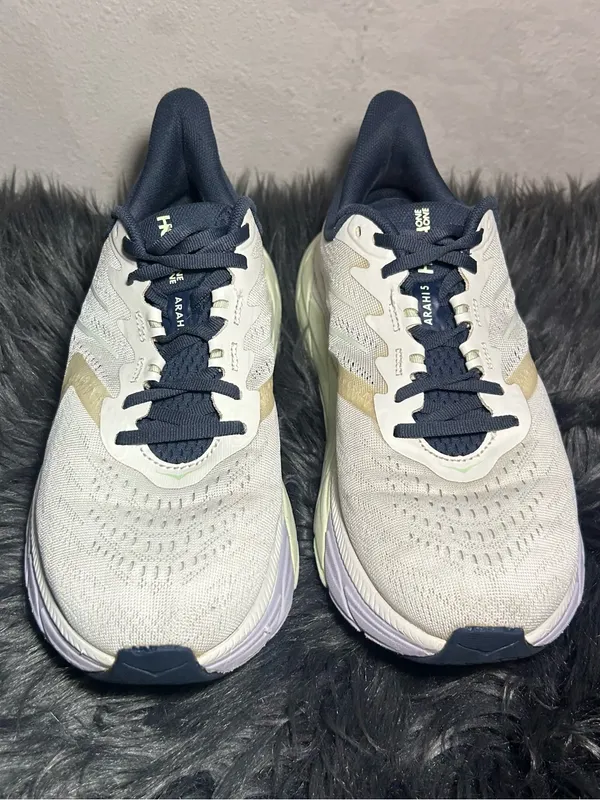 Hoka One One Arahi 5 Running Shoes White Sneaker Size 9.5B - Image 3