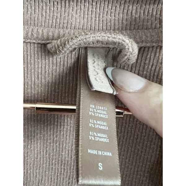 Skims Woman’s Pajama Top Size S Long Sleeve Button Up‎ Brown Ribbed Collared - Image 3