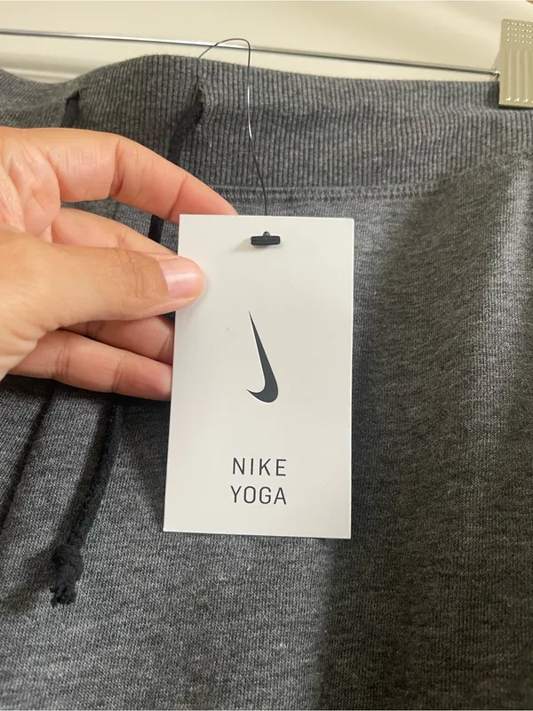 NWT Women’s Nike Yoga Jogger Sweat Pants Heather Dark Gray Size M - Image 3