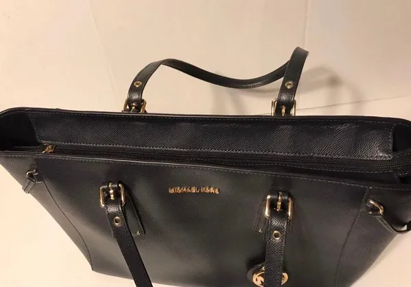 Shoulder Bag - Image 11