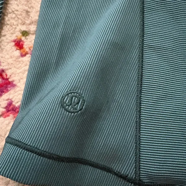 Lululemon Two Toned Ribbed Running Half Zip - Image 5
