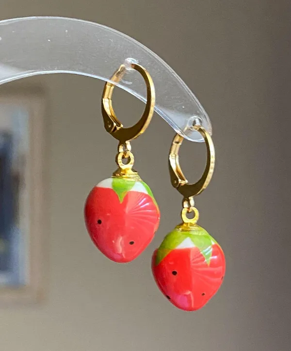 Handmade Kawaii retro fairy y2k ceramic strawberry earrings🍓🐛⭐️🌀 - Image 2
