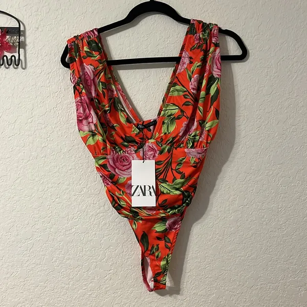 NWT ZARA Floral Print Bodysuit Size Small - Image 2