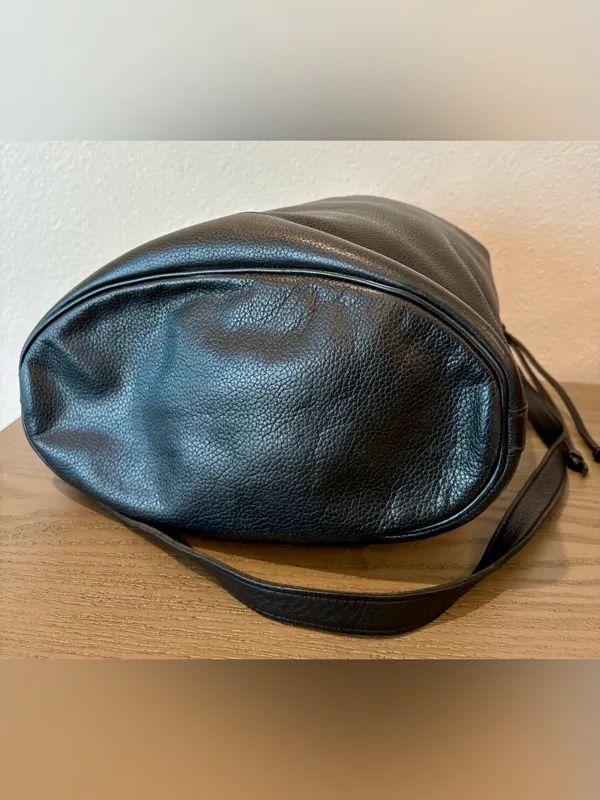 Vintage Longchamp Paris Black Pebbled Leather Drawstring Bucket Shoulder Bag - Image 2