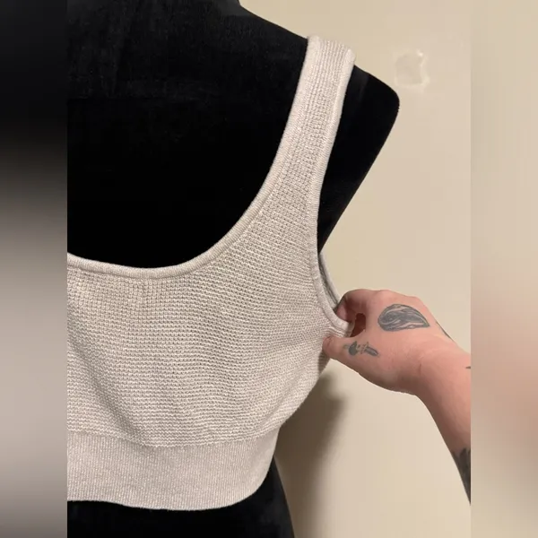 EUC H&M Beige Waffle Knit Crop Too size XL - Image 6