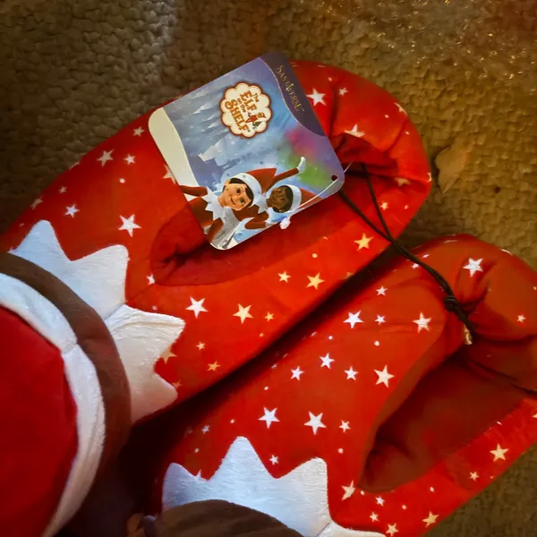 Size 9!women’s elf on the shelf‎ slippers - Image 5