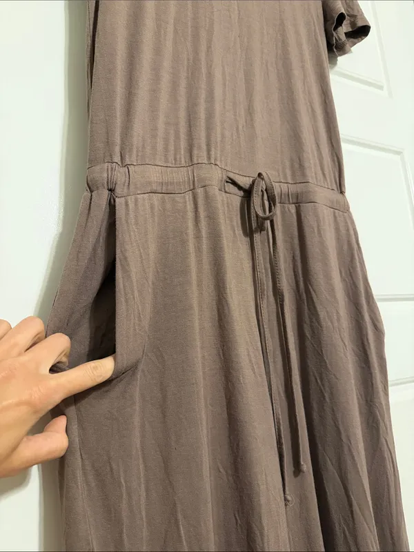 Casual Short-Sleeve Brown Jumpsuit with Drawstring Waist - Size Medium - Image 2