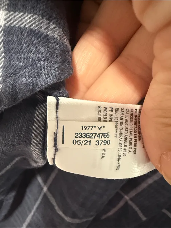 AMERICAN EAGLE Navy Blue Plaid Cropped Button Down Flannel Size Large - Image 11