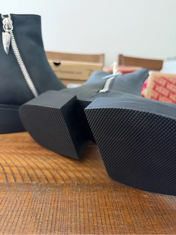 Seven7 Black Side-Zip Platform Booties - Image 3