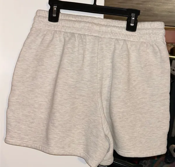 Nwots White Fox heathered gray shorts with pockets size medium - Image 4